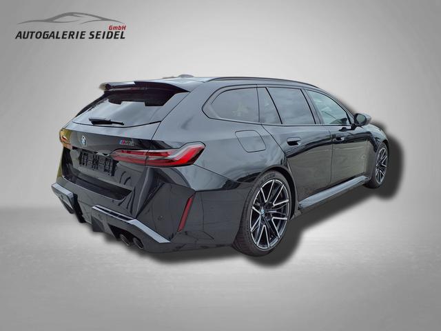 BMW M5 Touring 4.4 8-Gang Steptronic xDrive 