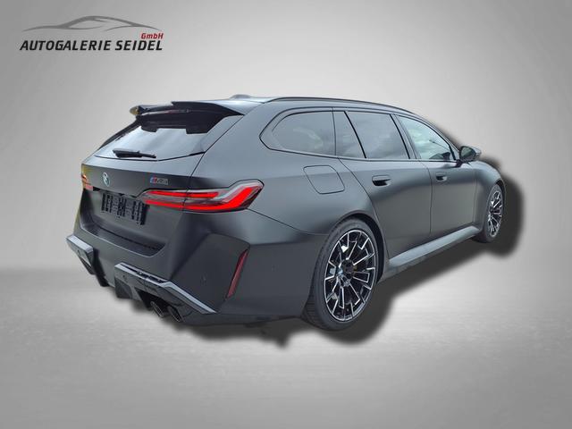BMW M5 M 4.4 V8 Plug in Hybrid 8-Gang Steptronic 