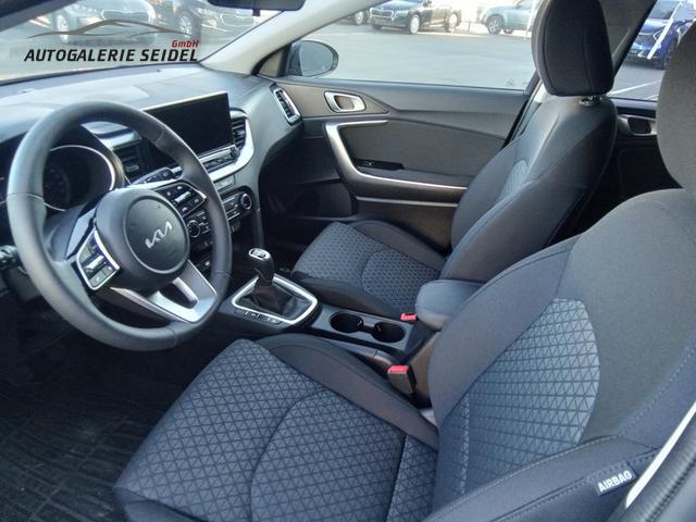 Kia Ceed Silver 1.5 T-GDI 6-Gang 