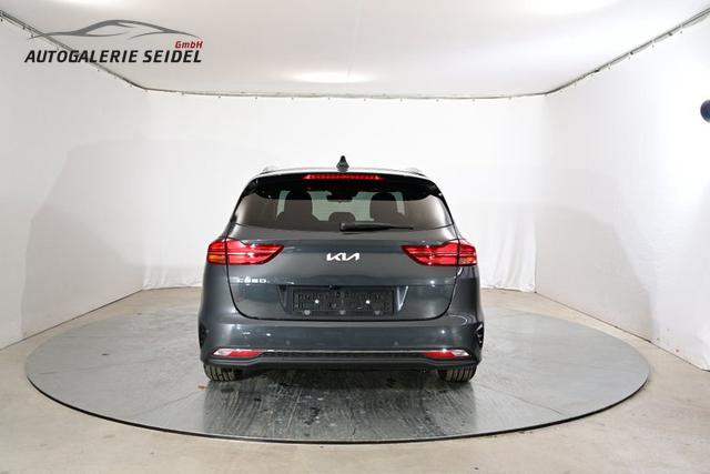 Kia Ceed Sportswagon Silver 1.5 T-GDI 6-Gang 