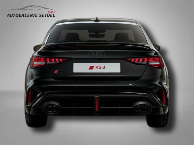 Audi RS3 Limousine 2.5 TFSI 7-Gang S tronic 