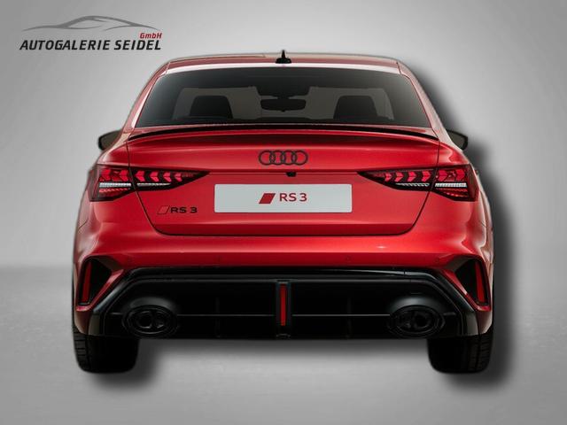 Audi RS3 Limousine 2.5 TFSI 7-Gang S tronic 