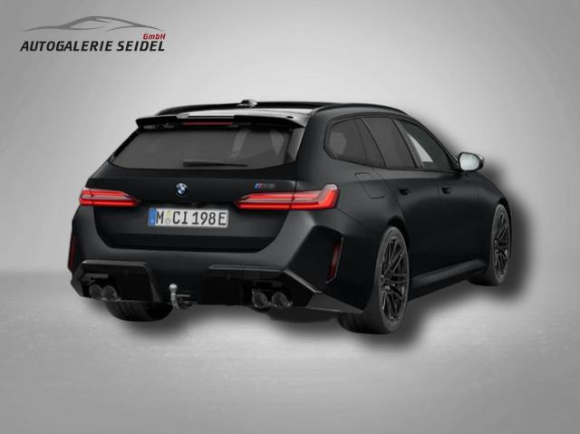 BMW M5 M 4.4 V8 Plug in Hybrid 8-Gang Steptronic 