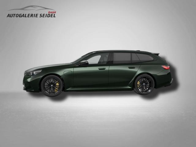 BMW M5 M 4.4 V8 Plug in Hybrid 8-Gang Steptronic 