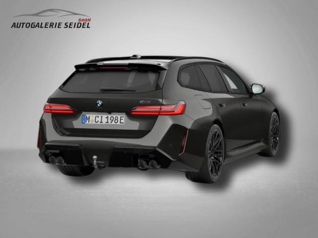 BMW M5 M 4.4 V8 Plug in Hybrid 8-Gang Steptronic 