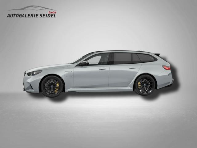 BMW M5 M 4.4 V8 Plug in Hybrid 8-Gang Steptronic 