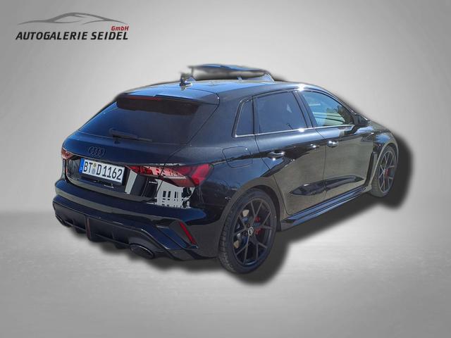 Audi RS3 Sportback 2.5 TFSI 7-Gang S tronic quattro 
