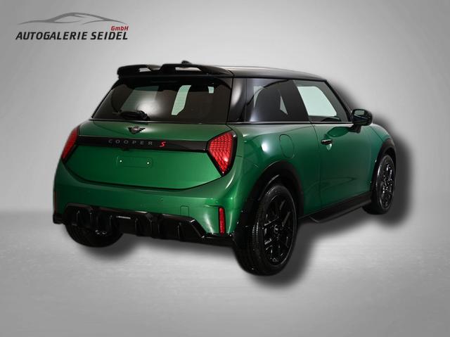 MINI Cooper S John Works Trim 2.0 7-Gang Steptronic 