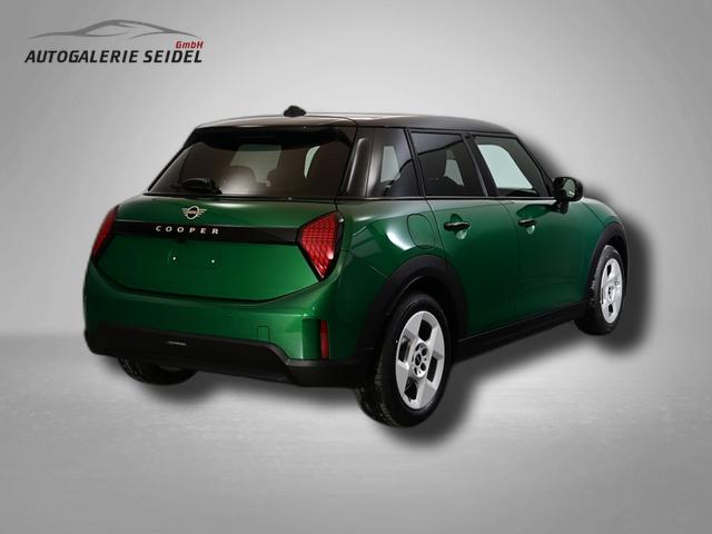 MINI Cooper C Essential Trim 1.5 7-Gang Steptronic 