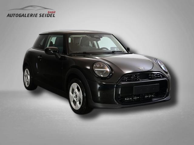 MINI Cooper C Essential Trim 1.5 7-Gang Steptronic 