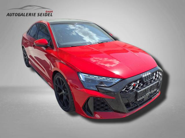 Audi RS3 Limousine 2.5 TFSI 7-Gang S tronic 