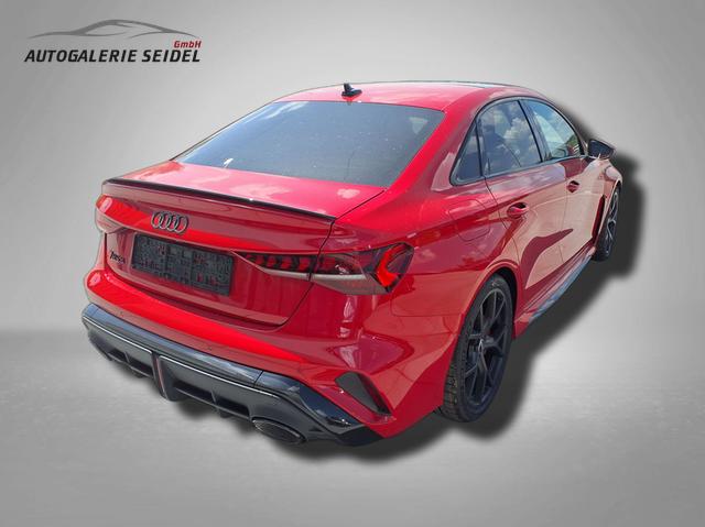Audi RS3 Limousine 2.5 TFSI 7-Gang S tronic 