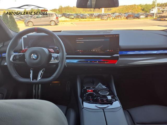 BMW M5 M 4.4 V8 Plug in Hybrid 8-Gang Steptronic 