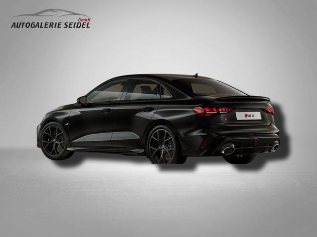 Audi RS3 Limousine 2.5 TFSI 7-Gang S tronic 