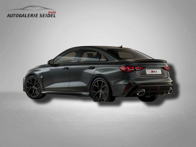 Audi RS3 Limousine 2.5 TFSI 7-Gang S tronic 