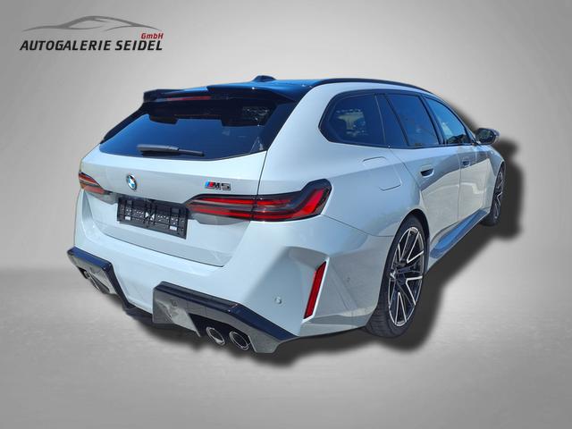 BMW M5 Touring 4.4 8-Gang Steptronic xDrive 