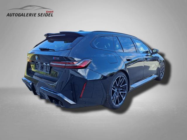 BMW M5 Touring 4.4 8-Gang Steptronic xDrive 