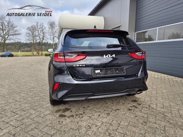 Kia Ceed Vision 1.5 T-GDi 140PS Automatik Klimaautomatik Alarmanlage Sitzheizung Lenkradheizung Navi PDC Rückf.Kamera Bluetooth Touchscreen Apple CarPlay Android Auto Tempomat 