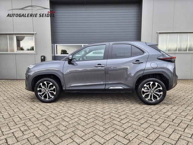 Toyota Yaris Cross 1.5VVT-iE 130PS Automatik Teamplayer Klimaautomatik Sitzheizung Lenkradheizung PDC v+h Rückf.Kamera 17-LM abged.Scheiben 2xKeyless DAB+ Bluetooth Touchscreen Apple CarPlay Android Auto 