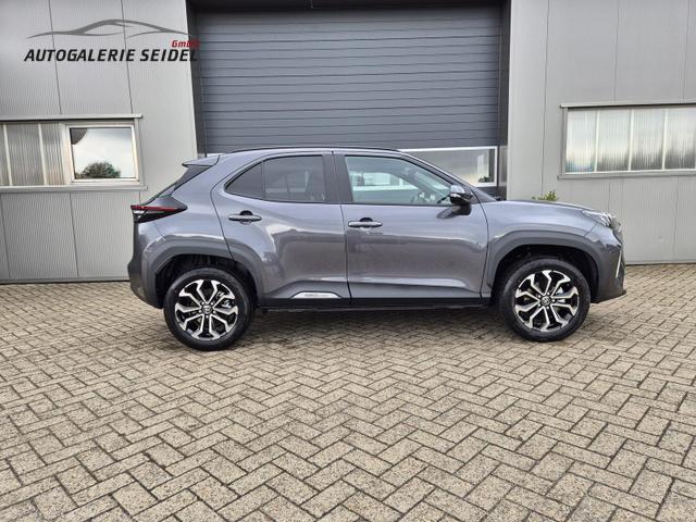 Toyota Yaris Cross 1.5VVT-iE 130PS Automatik Teamplayer Klimaautomatik Sitzheizung Lenkradheizung PDC v+h R&uuml;ckf.Kamera 17-LM abged.Scheiben 2xKeyless DAB+ Bluetooth Touchscreen Apple CarPlay Android Auto 