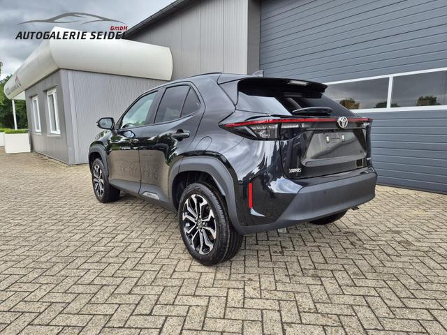 Toyota Yaris Cross 1.5VVT-iE 130PS Automatik Teamplayer Klimaautomatik Sitzheizung Lenkradheizung PDC v+h Rückf.Kamera 17-LM abged.Scheiben 2xKeyless DAB+ Bluetooth Touchscreen Apple CarPlay Android Auto 