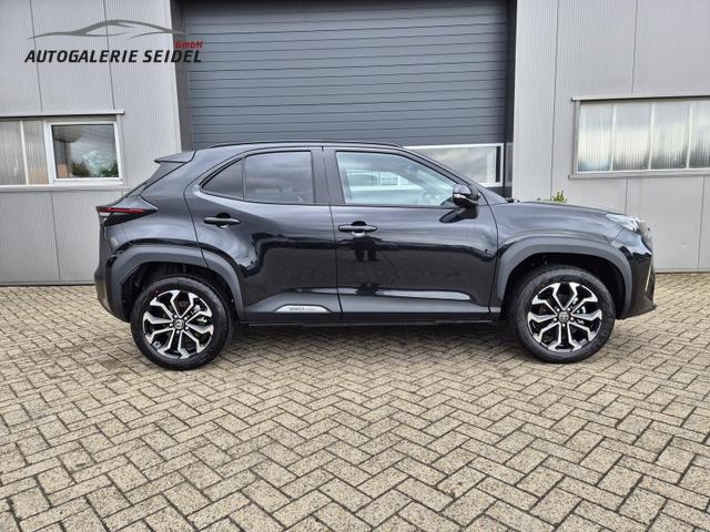 Toyota Yaris Cross 1.5VVT-iE 130PS Automatik Teamplayer Klimaautomatik Sitzheizung Lenkradheizung PDC v+h Rückf.Kamera 17-LM abged.Scheiben 2xKeyless DAB+ Bluetooth Touchscreen Apple CarPlay Android Auto 