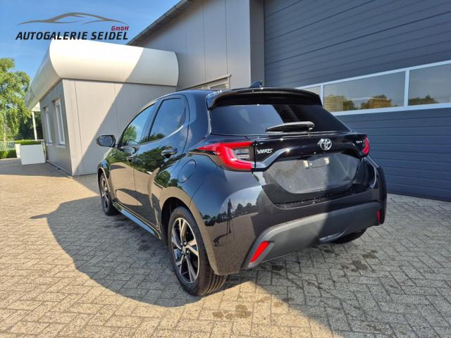 Toyota Yaris 1.5VVT-iE 116PS Automatik Teamplayer Klimaautomatik Sitzheizung Lenkradheizung Rückf.Kamera 16-LM abged.Scheiben 2xKeyless DAB+ Bluetooth Touchscreen Apple CarPlay Android Auto ACC 