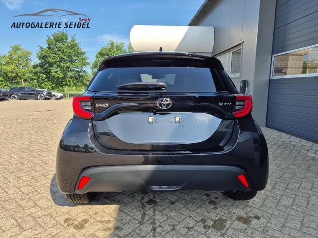 Toyota Yaris 1.5VVT-iE 116PS Automatik Teamplayer Klimaautomatik Sitzheizung Lenkradheizung Rückf.Kamera 16-LM abged.Scheiben 2xKeyless DAB+ Bluetooth Touchscreen Apple CarPlay Android Auto ACC 