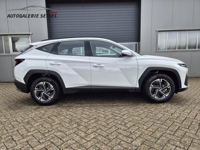 Hyundai TUCSON 1.6 T-GDI 160PS Sitzheizung Lenkradheizung Klimaautomatik Navi 12,3"-Touchscreen DAB+ wireless Apple CarPlay + Android Auto PDC v+h Rückf.Kamera 2xKeyless 17-LM 