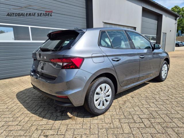 Skoda Fabia 1.0 TSI 115PS DSG Selection 5-türig Rückf.Kamera Parksensoren Sitzheizung Multifunktionslenkrad Klima Skoda-Radio Bluetooth Touchscreen Tempomat Nebelsch. Apple CarPlay + Android Auto 