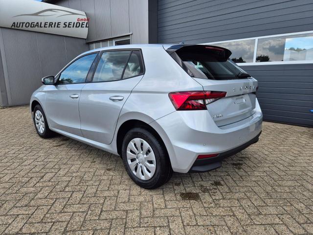 Skoda Fabia 1.0 TSI 115PS DSG Selection 5-türig Rückf.Kamera Parksensoren Sitzheizung Multifunktionslenkrad Klima Skoda-Radio Bluetooth Touchscreen Tempomat Nebelsch. Apple CarPlay + Android Auto 