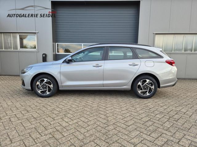 Hyundai i30 Kombi 1.5 T-GDI 95PS Sitzheizung Lenkradheizung Klima Tempomat Navi Apple CarPlay + Android Auto PDC v+h Rückf.Kamera 16-LM 