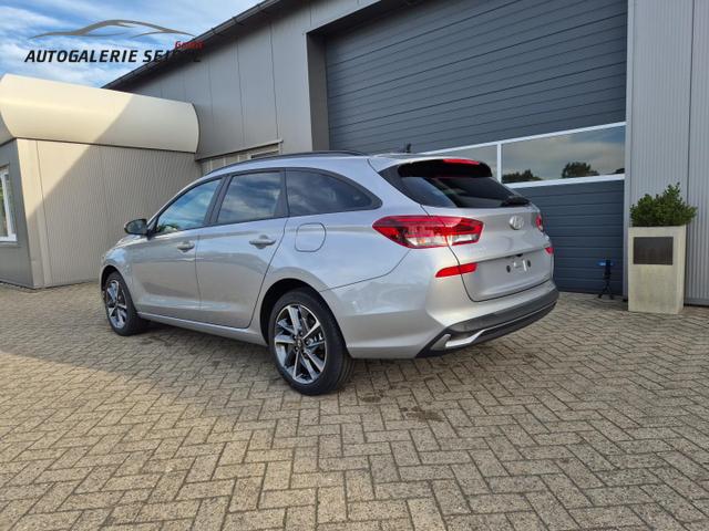 Hyundai i30 Kombi 1.5 T-GDI 95PS Sitzheizung Lenkradheizung Klimaautomatik Tempomat Navi Apple CarPlay + Android Auto PDC v+h Rückf.Kamera 17-LM 