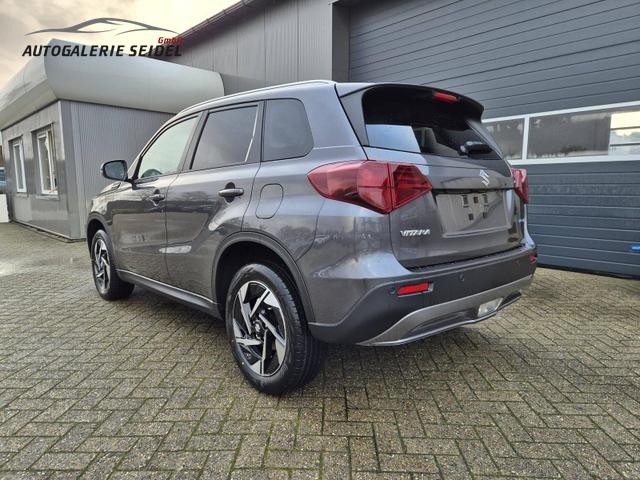 Suzuki Vitara Comfort+ 110PS Automatik MHEV 4x4 ALLGRIP 1.4 Boosterjet Allrad Teilleder Navi Klimaautomatik Sitzheizung ACC PDC v+h Rückf.Kamera Suzuki-Radio Apple CarPlay Android Auto Touchscreen 2xKeyless 17-LM 