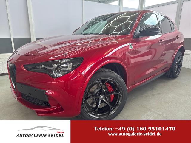 Alfa Romeo Stelvio - QUADRIFOGLIO VERDE AKRAPOVIC Technologie-Paket