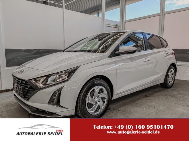 Hyundai i20 - COMFORT FL NAVI RFK TEMPOMAT