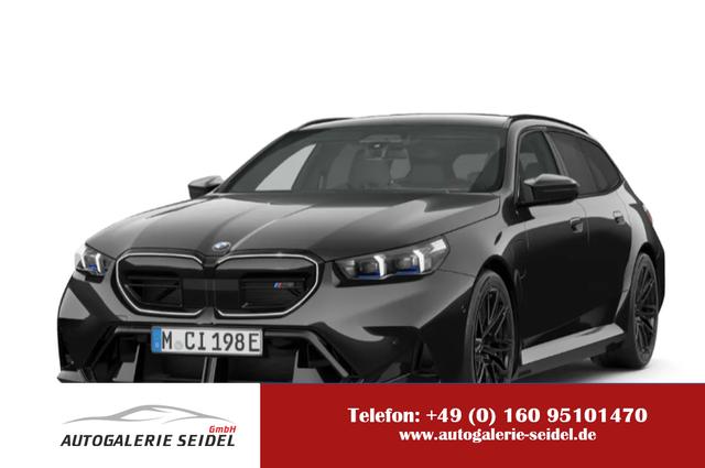 BMW M5 - Touring 4.4 8-Gang Steptronic xDrive