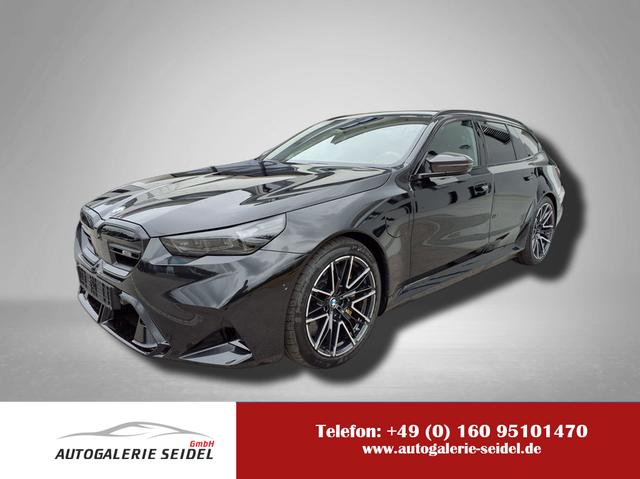 BMW M5 - Touring 4.4 8-Gang Steptronic xDrive