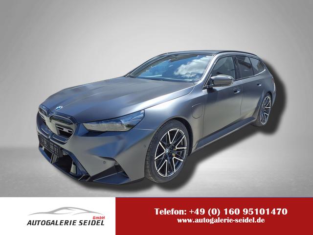 BMW M5 - Touring 4.4 8-Gang Steptronic xDrive