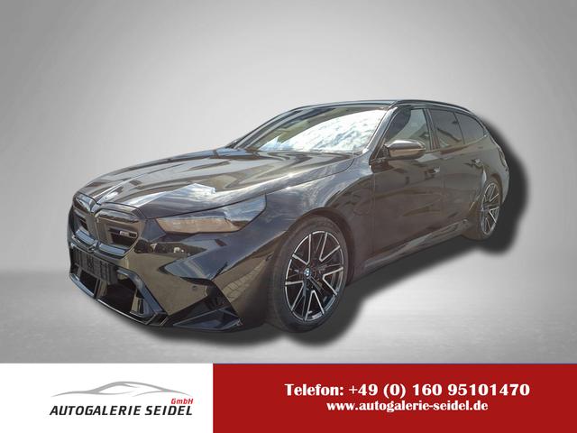 BMW M5 - Touring 4.4 8-Gang Steptronic xDrive