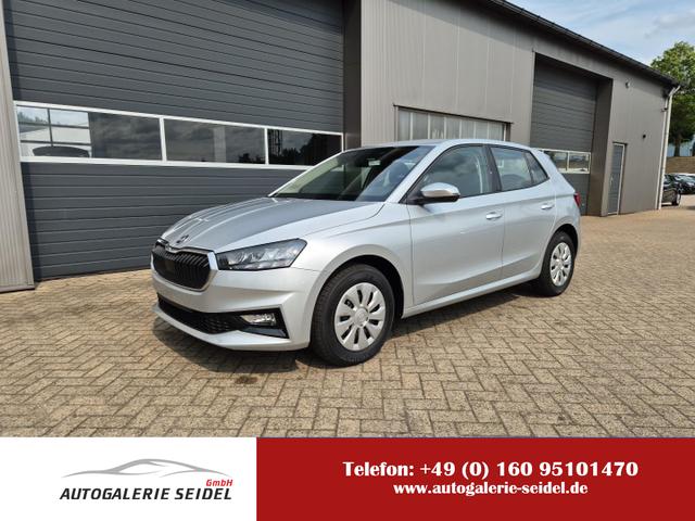 Skoda Fabia - 1.0 TSI 115PS Selection 5-türig Sitzheizung Parksensoren Multifunktionslenkrad Klima Skoda-Radio Bluetooth Touchscreen Tempomat Nebelsch. wireless Apple CarPlay + Android Auto