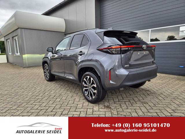 Toyota Yaris Cross - 1.5VVT-iE 130PS Automatik Teamplayer Klimaautomatik Sitzheizung Lenkradheizung PDC v+h Rückf.Kamera 17-LM abged.Scheiben 2xKeyless DAB+ Bluetooth Touchscreen Apple CarPlay Android Auto