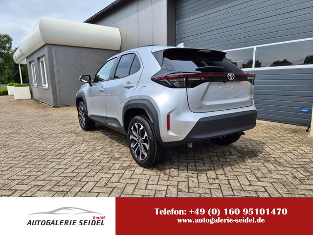 Toyota Yaris Cross - 1.5VVT-iE 130PS Automatik Teamplayer Klimaautomatik Sitzheizung Lenkradheizung PDC v+h R&uuml;ckf.Kamera 17-LM abged.Scheiben 2xKeyless DAB+ Bluetooth Touchscreen Apple CarPlay Android Auto