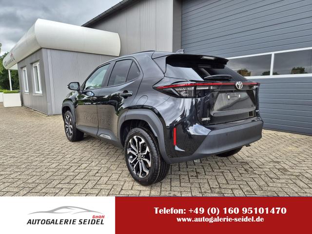 Toyota Yaris Cross - 1.5VVT-iE 130PS Automatik Teamplayer Klimaautomatik Sitzheizung Lenkradheizung PDC v+h Rückf.Kamera 17-LM abged.Scheiben 2xKeyless DAB+ Bluetooth Touchscreen Apple CarPlay Android Auto