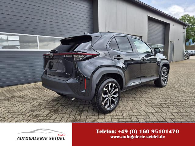 Toyota Yaris Cross - 1.5VVT-iE 130PS Automatik Teamplayer Klimaautomatik Sitzheizung Lenkradheizung PDC v+h Rückf.Kamera 17-LM abged.Scheiben 2xKeyless DAB+ Bluetooth Touchscreen Apple CarPlay Android Auto