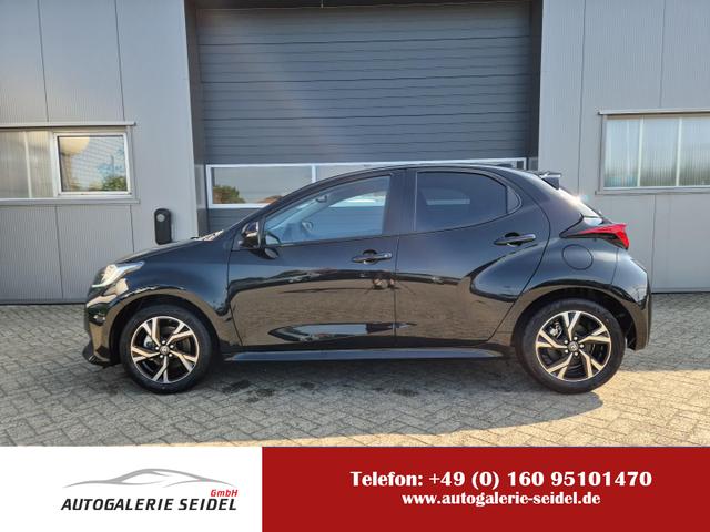 Toyota Yaris - 1.5VVT-iE 116PS Automatik Teamplayer Klimaautomatik Sitzheizung Lenkradheizung Rückf.Kamera 16-LM abged.Scheiben 2xKeyless DAB+ Bluetooth Touchscreen Apple CarPlay Android Auto ACC