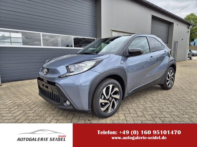 Toyota Aygo X - 1.0 VVT-i 72PS Teamplayer Sitzheizung AbstandsTempomat Multifunktionslenkrad Klima Radio Bluetooth Touchscreen Apple CarPlay + Android Auto 17-LM