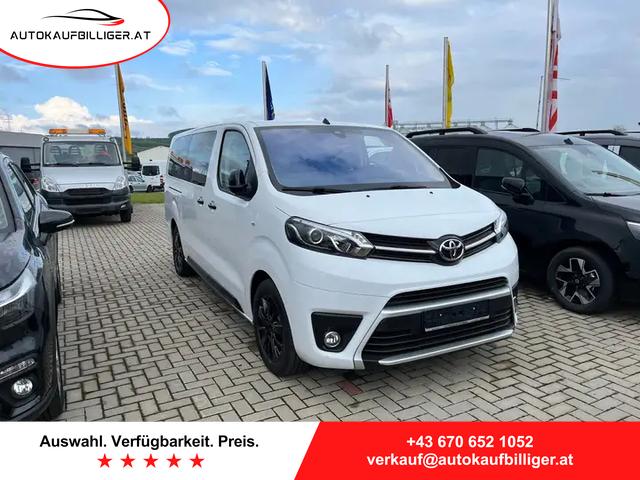 Toyota Proace City - L2 Shuttle Black Edition