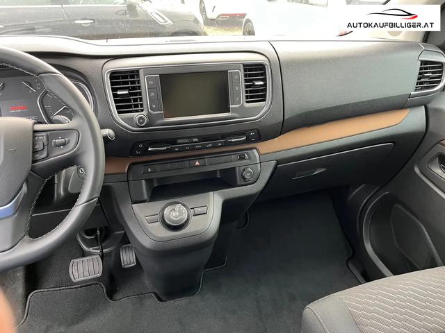 Toyota Proace City L2 Shuttle Black Edition 