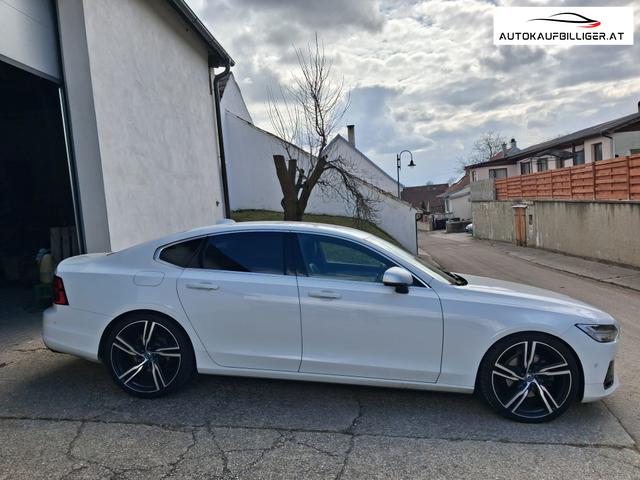 Volvo S90 D4 Geartronic R Design *Voll-Ausstattung* 